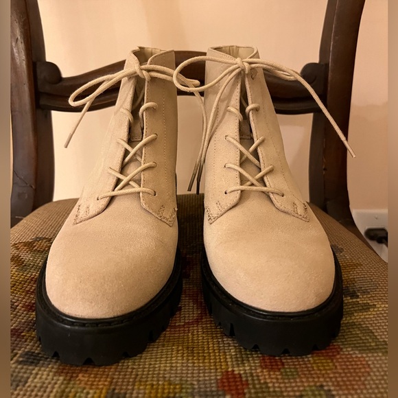 Jcrew Gwen lug sole lace up ankle boot in suede Size: 6.5 *New without tags* - Picture 11 of 15